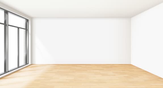 Leerer, besenreiner Raum — bereit zur Übergabe